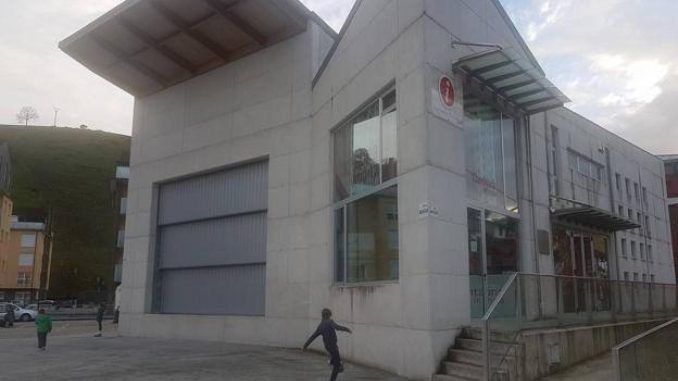 Inversión de @cuturacan de 40.000 euros en la mejora del equipamiento escénico del auditorio Bajo Deva de Unquera