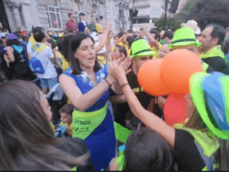 La alcaldesa @gemaigual lanzó el chupinazo de inicio de la Semana Grande de las Fiestas de Santiago @franarias86  (+video www.facebook.com/santanderenvivo)