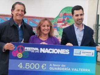 El Festival Intercultural de las Naciones cumple con su compromiso solidario y entregan a la guardería Valterra 4.500 euros