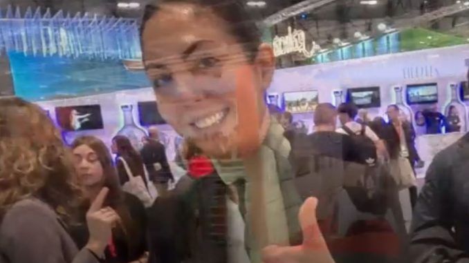 Vergonzosa falta del respeto al himno de Cantabria en FITUR, en un pabellón viejo e inaccesible en algún punto.