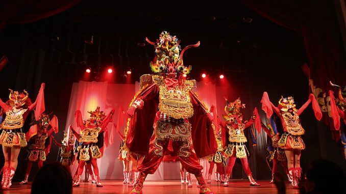 El Ballet Folklórico Manuel Acosta de Bolivia se presenta en la 36 Muestra Internacional de Folclore Por Las Tierras de Cantabria.