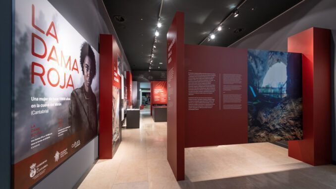 Exposición temporal sobre la Dama Roja de la cueva del Mirón en el MUPAC