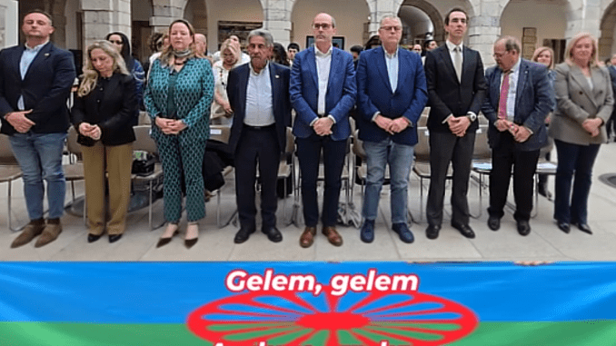 Gelem gelem sonó en el Parlamento de Cantabria