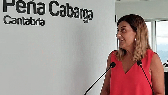 Buruaga reinaugura en Monumento al Indiano de Peña Cabarga