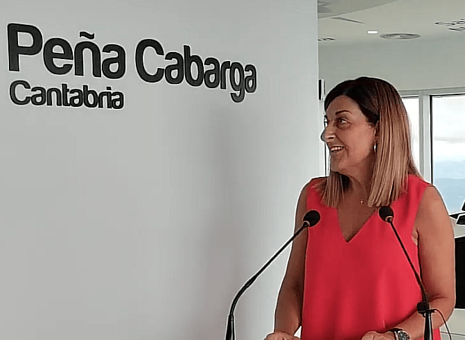 Buruaga reinaugura en Monumento al Indiano de Peña Cabarga