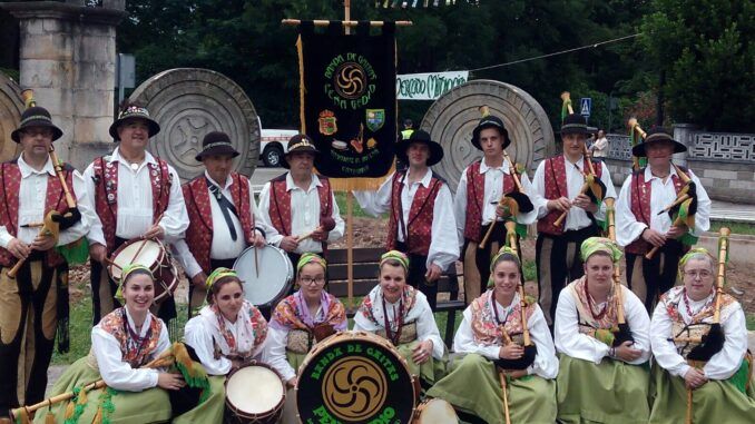 Sábado día 26 de julio coros ronda, pandereteras, gaitas, rabelistas y folk en la Plaza Duques de la Victoria de Ramales