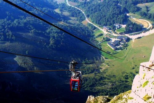 El Teleférico de Fuente Dé y el Hotel Áliva retoman su actividad